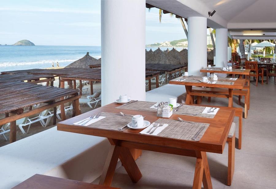Hotel Emporio Ixtapa Ixtapa  Exteriér fotografie Restaurant at the resort