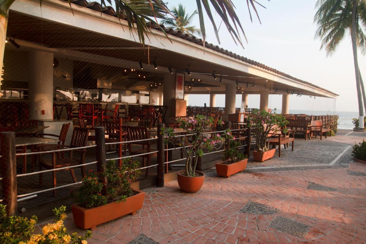 Hotel Emporio Ixtapa Ixtapa  Exteriér fotografie The restaurant at the beach