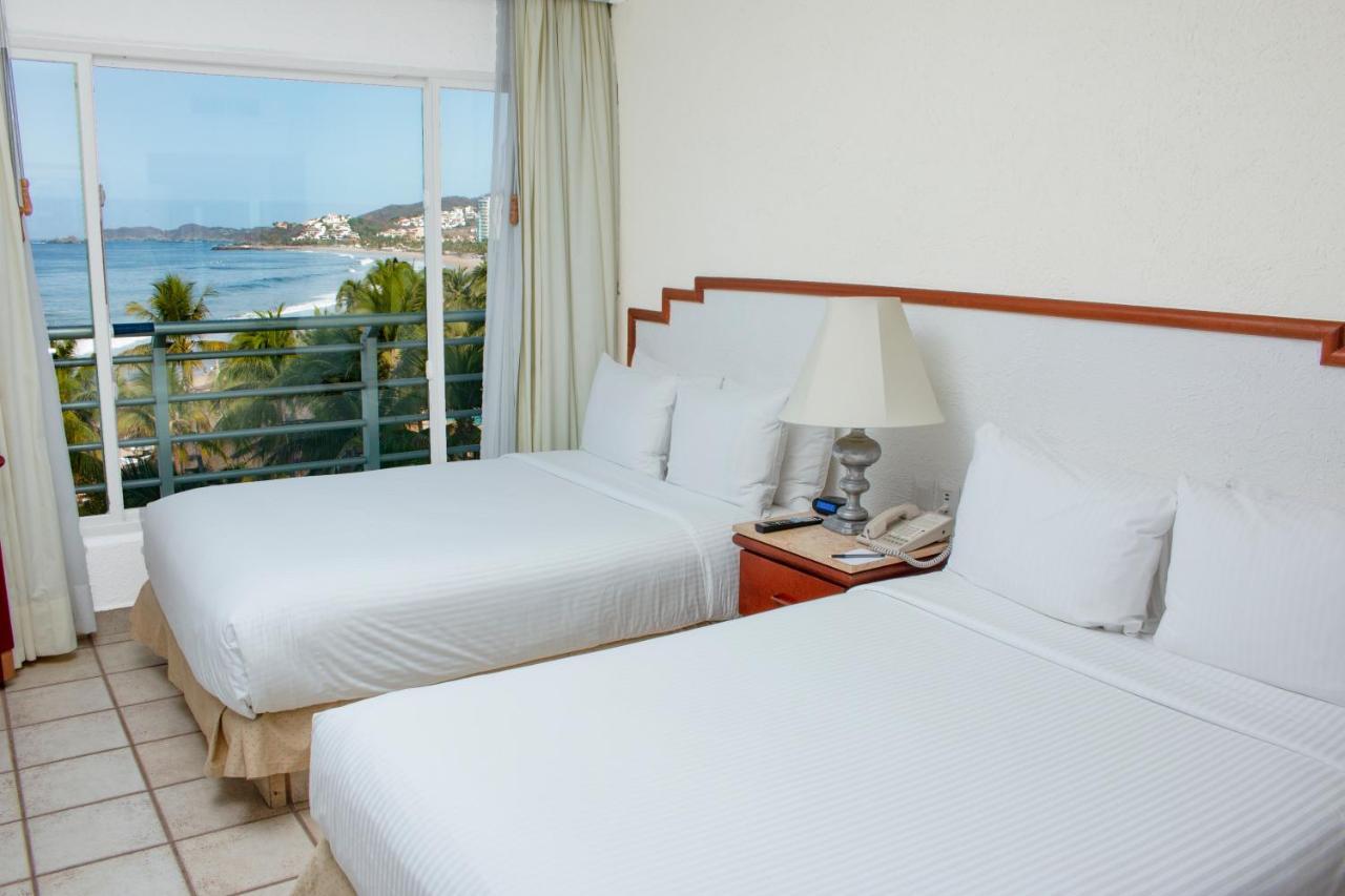 Hotel Emporio Ixtapa Ixtapa  Exteriér fotografie A typical hotel room