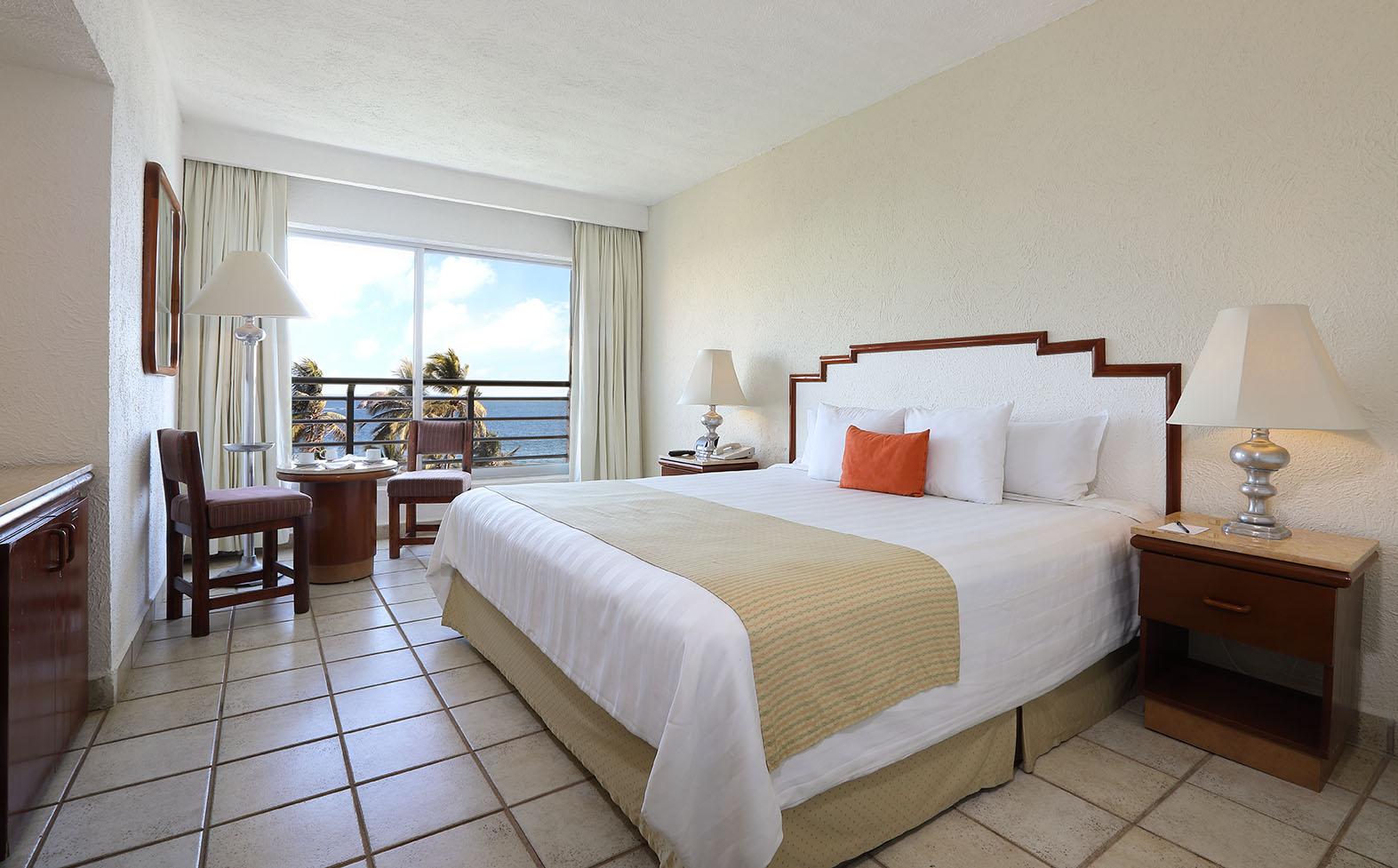 Hotel Emporio Ixtapa Ixtapa  Exteriér fotografie A room at the hotel