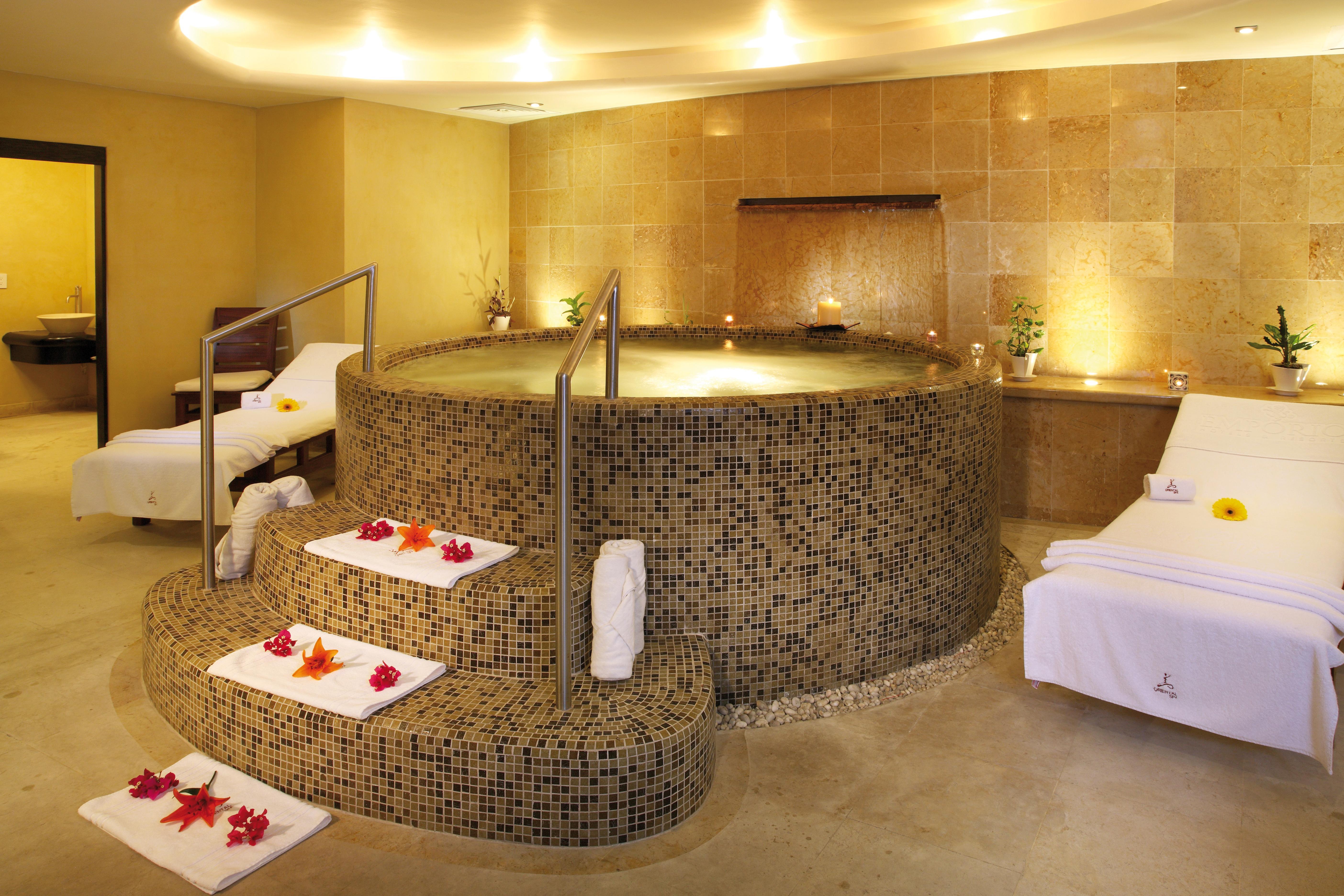 Hotel Emporio Ixtapa Ixtapa  Exteriér fotografie A spa at a hotel