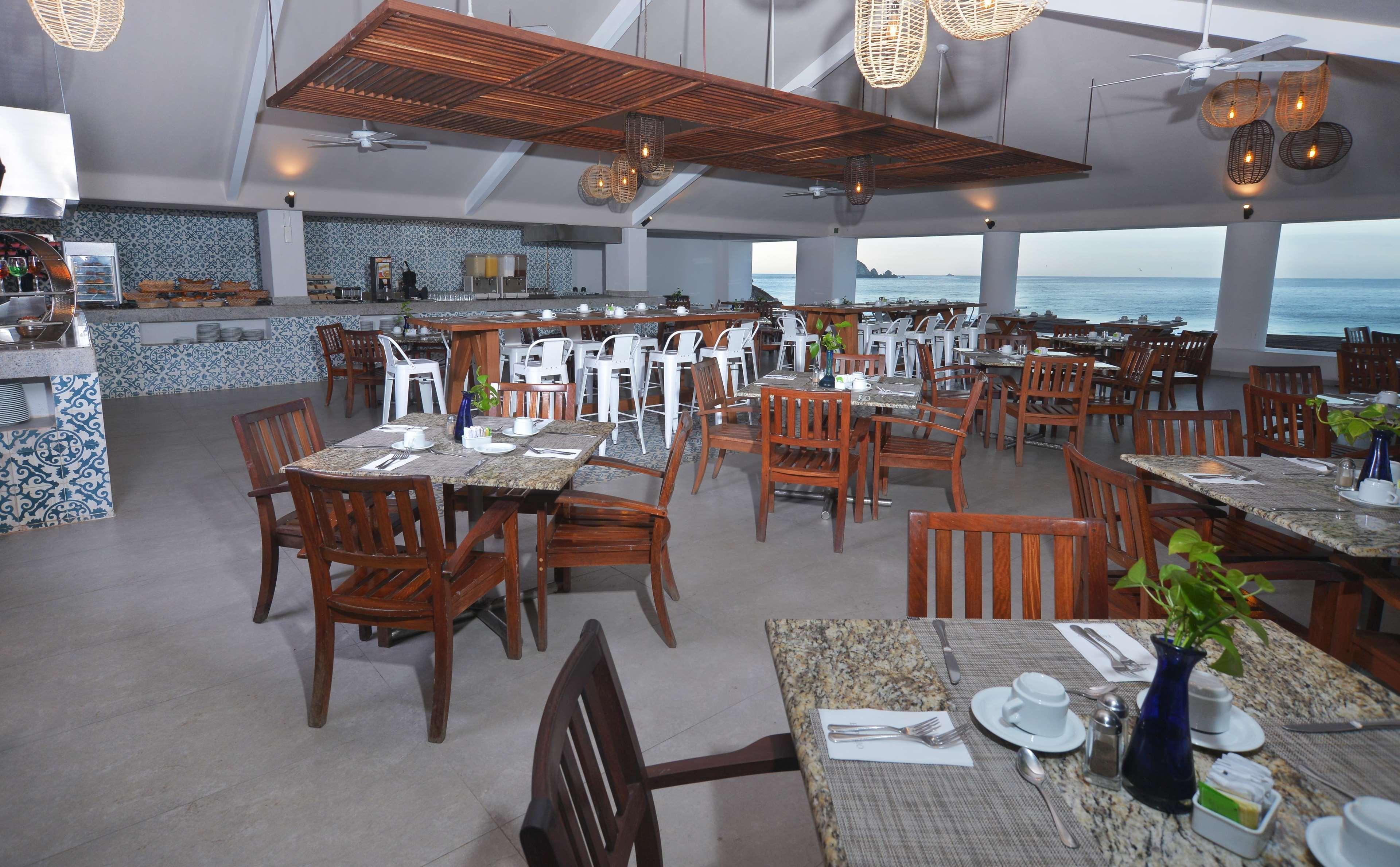 Hotel Emporio Ixtapa Ixtapa  Exteriér fotografie The restaurant at the resort
