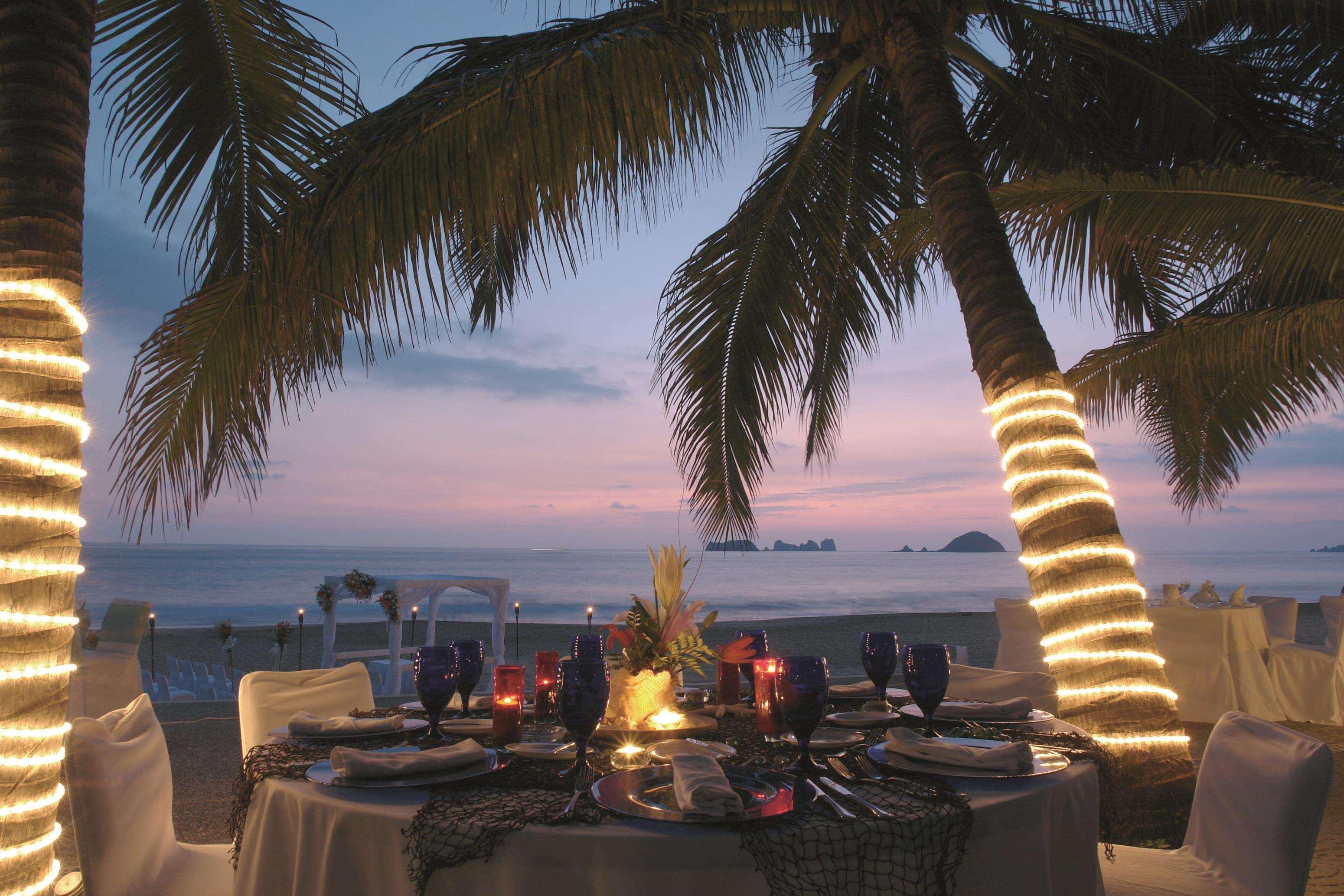 Hotel Emporio Ixtapa Ixtapa  Exteriér fotografie Sunset at the beach