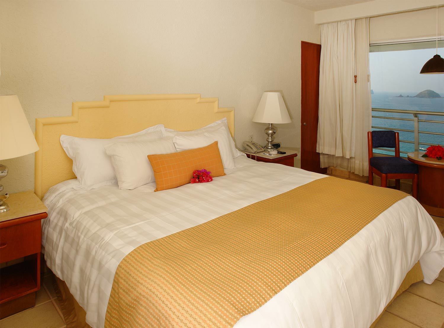 Hotel Emporio Ixtapa Ixtapa  Exteriér fotografie A bedroom at the Sheraton Rio